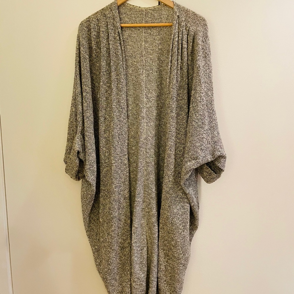 Sweater shawl American Apparel